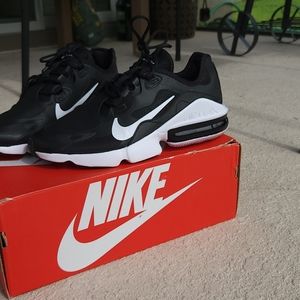 Nike Air Max Infinity 2
